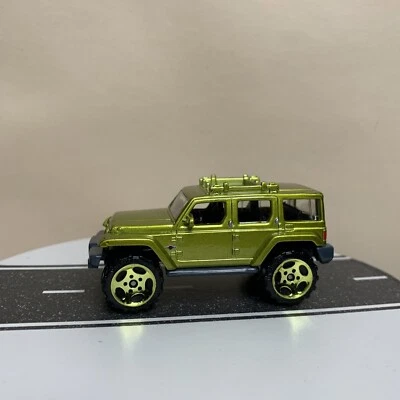 MATCHBOX Jeep Rescue Concept Wrangler 4-Door Lifted #67 Lime Green Satin NM - Image 1 of 4
