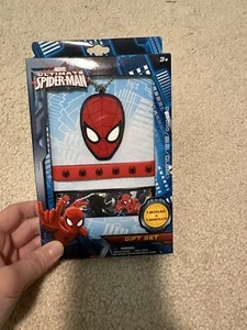 SPIDER-MAN Accessory Set ( Necklace and 2 Rubber Bracelets ) - Picture 1 of 2