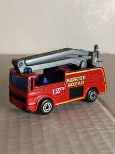 Matchbox #???? Snorkel Fire Truck "Red" w/Bucket & Fire Fighter - Imagen 1 de 1