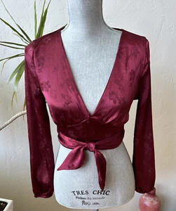 Long Sleeve Plunging Neck Burgundy Silky Floral Tie Crop Top Blouse Sz Small - Picture 1 of 12