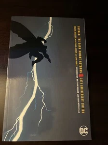 DC COMICS DARK KNIGHT RETURNS 30TH ANNIVERSARY PAPERBACK TPB CARRIE KELLY ROBIN - Bild 1 von 3
