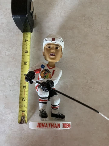 Jonathan Toews (#19) Chicago Blackhawks SGA Bobblehead Kick10 Hockey NHL Cover