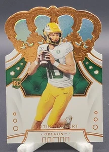 Selecciones del draft de Panini Chronicles 2020 - Selecciones del draft de Crown Royale #14 Justin Herbert - Imagen 1 de 2