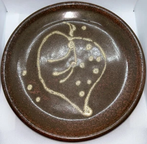Hand Thrown Earthenware Art Pottery Rusty Brown 8 3/4" Plate - Picture 1 of 4