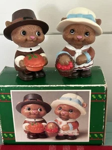 Vintage House of Lloyd Thanksgiving Salt Pepper Shaker Set Squirrel Pilgrim CUTE - Picture 1 of 1