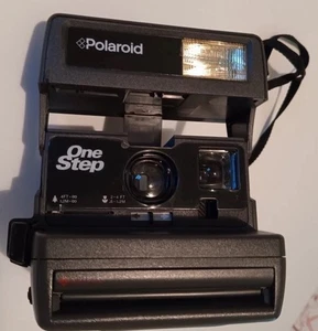 VINTAGE Polaroid 600 One Step Flash Instant Camera & Strap Tested - Picture 1 of 4