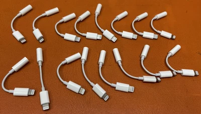 New Open Box Lot of 16 Genuine OEM Apple Lightning To Headphone Adapter A1749 - Image 1 of 4