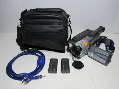 Sony Handycam CCD-TRV68 Hi-8 Analog Camcorder W/Carry Case No Charger Tested - Image 1 of 4