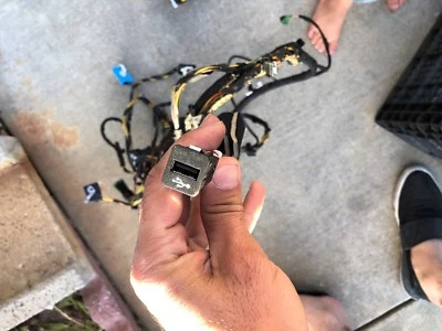 BMW E90 M3 2009-2011 cable USB E92 325i 328i 335i 335d 325i 330i 328 335 Foto 1 de 3