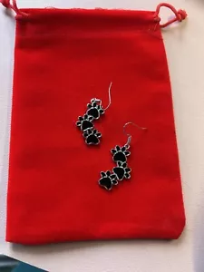 Pawprint drop earrings. Beautiful gift for cat/dog lovers! - Picture 1 of 2