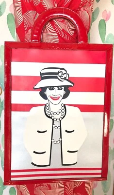 Ilustración de charol vintage CHANEL, bolso esmaltado Gabrielle retrato mademoiselle Foto 1 de 4