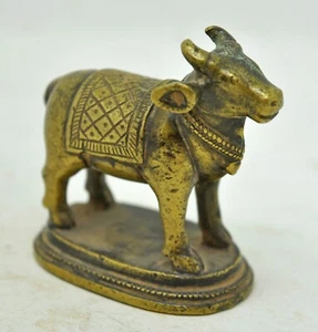 Original Old Antique Brass Holy Cow Nandi Idol Figurine Fine Engraved - Picture 1 of 7