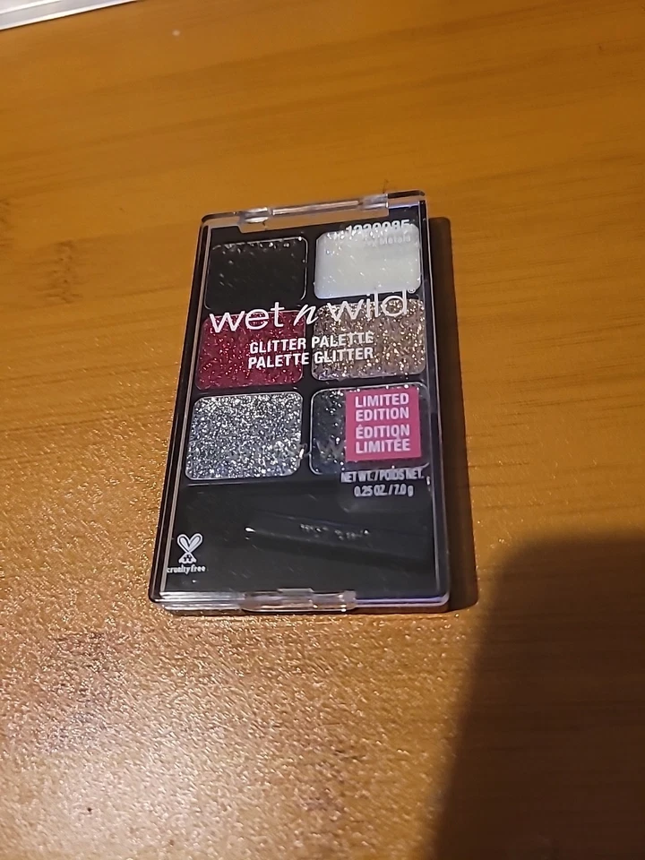 Wet n Wild Glitter Palette #1230085 Heavy Metals   Multi Shade Glitter - Image 1 of 1