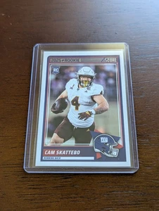 Score 2025 - Rookies Cameron Skattebo #1 (RC) Arizona State/Giants - Foto 1 di 3