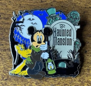 Disney Haunted Mansion Mickey Pluto Caretaker Hitchhiking Ghost 2013 Pin - Picture 1 of 3
