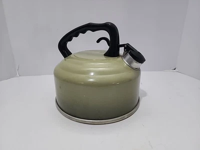 VTG Mirro Kitchen Pride Avocado Green Aluminum Whistling Tea Kettle 2.5 QT - Image 1 of 4