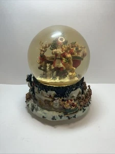Large Christmas Musical Water Globe With Revolving Base Tested Works Great (R) - Picture 1 of 9