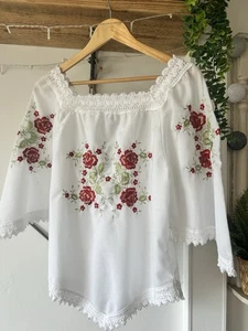 Vintage White Red Green floral Embroidered Peasant Folk Blouse size M 8/10/12 - Picture 1 of 10