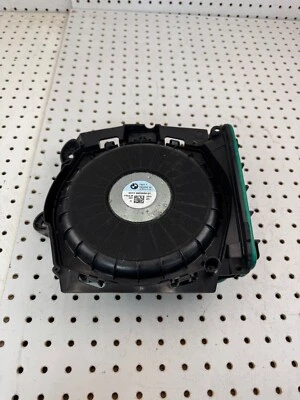 BMW M340I XDRIVE 2020-2024 - Altavoz subwoofer izquierdo debajo del asiento (HIFI) 2622809 Foto 1 de 4