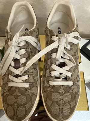 Coach Signature C Canvas Low-Top Sneakers Women’s EU 40 Beige Monogram - Image 1 of 4