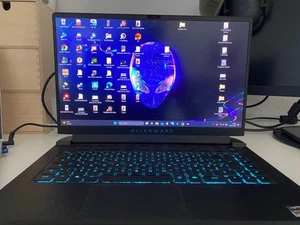 DELL Alienware M15 R5 Gaming Notebook mit Ladegerät in gutem Zustand - Bild 1 von 6