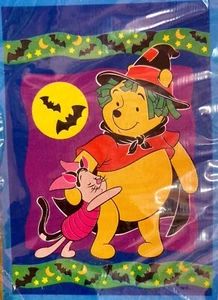 Disney Halloween Winnie Pooh Bruja Sombrero Lechón Gato Murciélagos Luna Gran Yarda Bandera NUEVO - Imagen 1 de 3