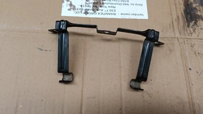 Soporte de cable de freno de estacionamiento diferencial Ford 8,8" Crown Victoria 2003-2011 Foto 1 de 4