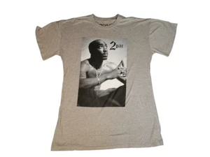 Camiseta Larga Tupac Gris Mediana Bravado Hombre 2Pac Tee Años 90 Urbana - Imagen 1 de 17