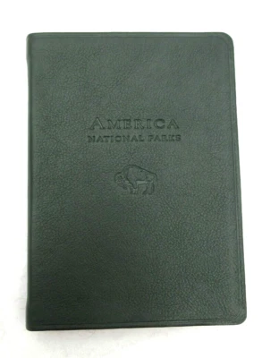 America National Parks and Destinations Guide 6" Leather Softcover ORVIS Green - Imagem 1 de 4