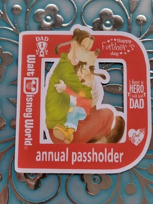 Imán portapases Disney Goofy y Max, Feliz Día del Padre Foto 1 de 4