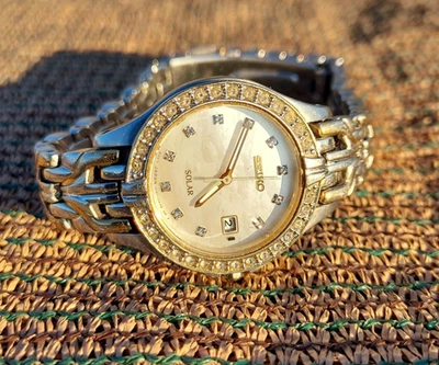 Seiko V137-0AH0 Women Diamond Bezel Dress Watch - Vintage - Image 1 of 4