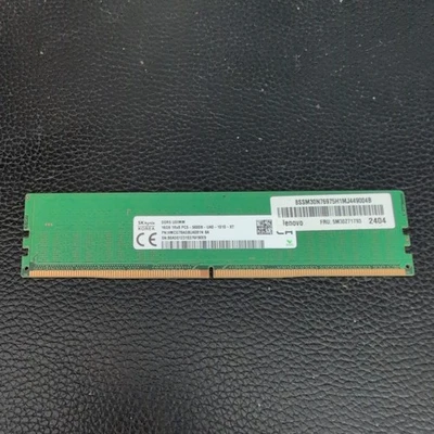 RAM de escritorio SK Hynix 16 GB DDR5 5600 UDIMM 1Rx8 PC5-5600B Foto 1 de 3