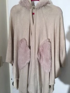 hooded faux fur poncho - Picture 1 of 4