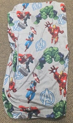 Sábana Ajustable Marvel Comics Cama Doble Vengadores Rayas Grises Thor Iron Man Hulk Foto 1 de 4