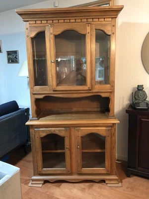 Two piece China Cabinet with interior lighting, used but in good condition - Image 1 of 4