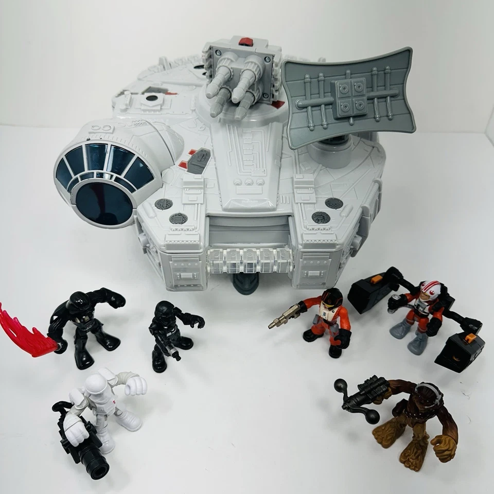 LOTE de 6 bonecos Playskool Millennium Falcon e Star Wars 2011 Hasbro - Imagem 1 de 4