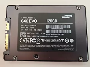 Samsung 840 EVO 120 GB 2.5 Zoll SATA-III 6Gb/s MZ-7TE120 SSD - Bild 1 von 2
