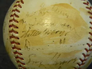 Willie Mays Rookie 1951 New York Giants Team Signed Baseball 28 sigs BECKETT LOA - Picture 1 of 16