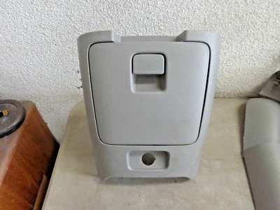 Bandeja de almacenamiento de consola frontal y bisel Saturn Relay Van Uplander 05 06 07 Foto 1 de 4