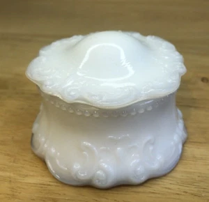 Kemple Vintage Milk Glass ART NOUVEAU Round Trinket COVERED BOX Domed Lid Small - Picture 1 of 8