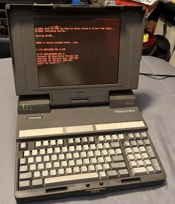 Полностью рабочий компьютер Toshiba T5200/100 6 МБ RAM, 200 МБ жесткий диск, 387 - Изображение 1 из 4