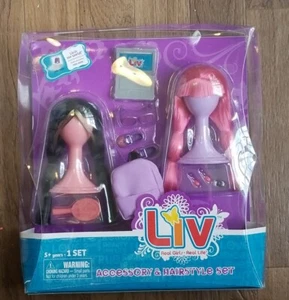 Liv Dolls Spin Master Zubehör Frisur Set brünette rosa Perückentasche Schuhtasche - Bild 1 von 2