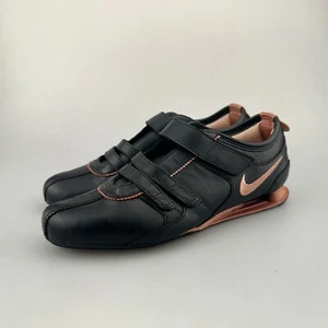 Nike Shox Rivalry V Schwarz Rosegold Schuhe Sneaker Größe 7 US Probe Neu aus altem Lagerbestand - Bild 1 von 5