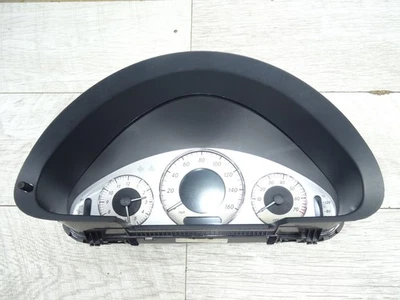 MERCEDES BENZ 02-09 CLASE E E280 VELOCÍMETRO CUADRO DE INSTRUMENTOS A2115402048 Foto 1 de 4