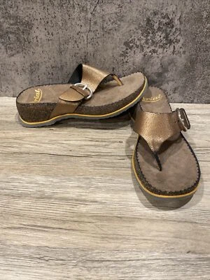 Women’s Size 7.5 B Ariat Leather Flip-Flops Sandals Bronze Leather Sandals - Image 1 of 4