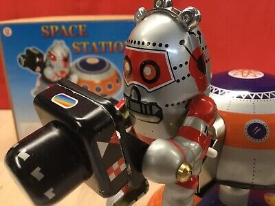 Blechspielzeug Space Roboter.Made In China. Space Station.Mars 10. • 8.99€