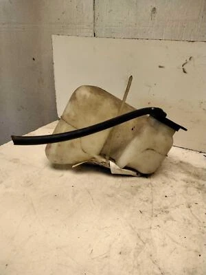 Garrafa lavadora Buick Riviera 1984 - Imagem 1 de 2