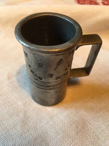 Alter Zinnbecher. 6cm hoch Durchmesser 3cm - Bild 1 von 4