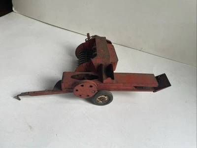 Tru Scale 1/16  Square Hay Baler Farm Toy (33) - Image 1 of 4