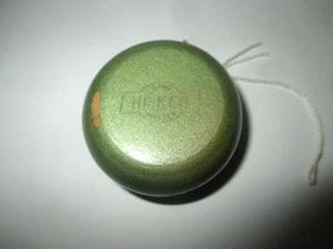 VINTAGE HI-KER HIKER SPIN MASTER YOYO YO-YO VERDE SCINTILLANTE MOSTRA VERNICE USURA RARO - Foto 1 di 11